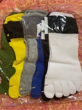 6 Pack of Toe Socks in White, Blue, Gray, Yellow, Green, & Black